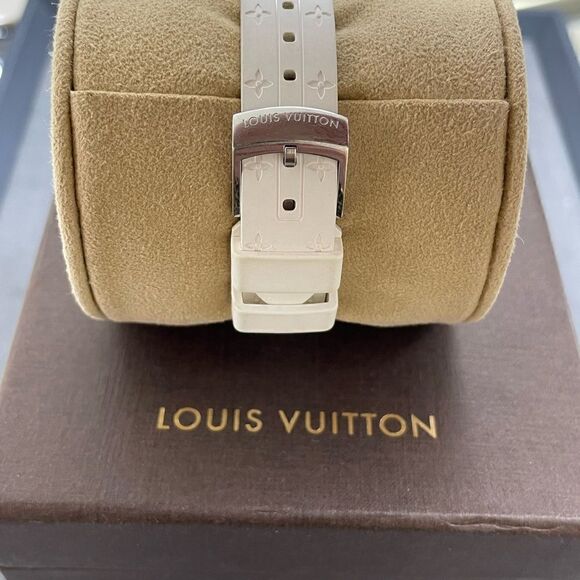 Authentic Louis Vuitton 28mm Tambour Diamond White wristwatch - Picture 9 of 11